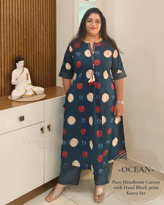 Handloom cotton kurta with elbow sleeves and cuff detail
Bottom: