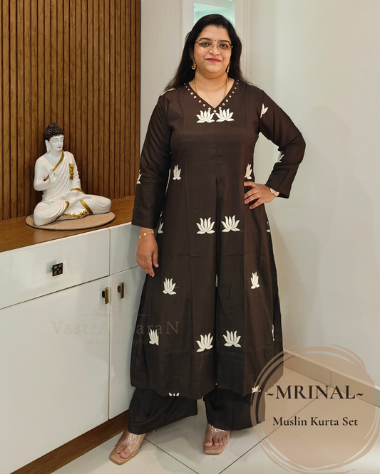 Muslin embroidered kurta set for women