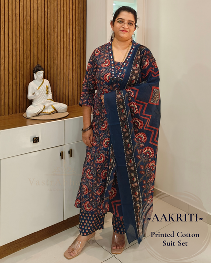 Blue printed cotton suit set with mirror and shell work