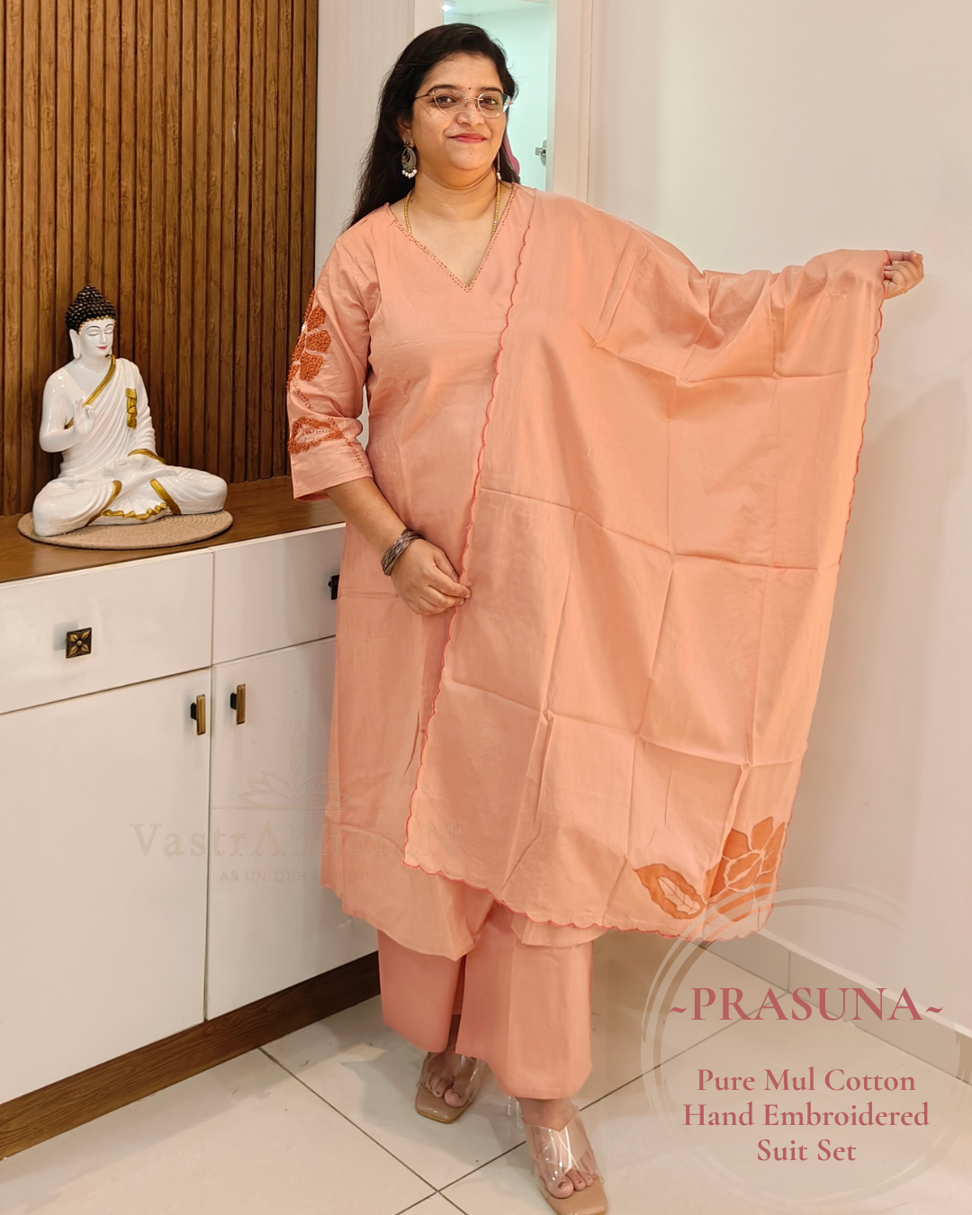 Peach Mul Cotton dupatta with applique work and scalloped edge