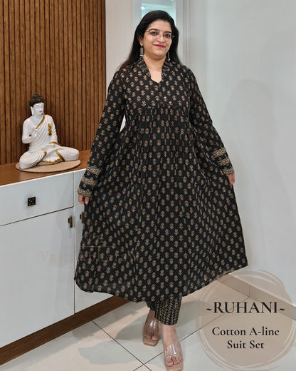 Black printed cotton top with pleated Mandarin collar and slit V neck
